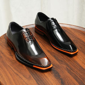 Nouvelles chaussures en cuir pour hommes, style britannique, élégantes et durables, pour le travail et les occasions décontractées, personnalisables. - Product Image 1