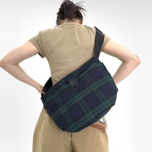 Sac bandoulière tendance grande capacité, décontracté et polyvalent pour l'extérieur, sac à main simple à fermeture éclair, sac fourre-tout - Product Image 3