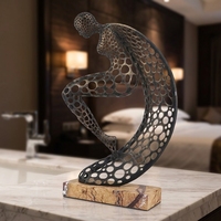 Sculpture abstraite en métal creux représentant une figure humaine, bronze foncé/bronze doré, base en marbre, statue de femme moderne de luxe, statue de femme réfléchissante