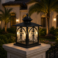 Lampe de poteau extérieure moderne avec cadre de fenêtre cintrée et verre dépoli