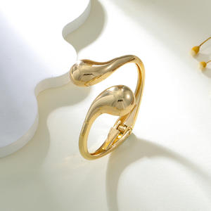 Pulsera y Pendientes de Aleación Chapados en Oro Estilo <span class=keywords><strong>Uff</strong></span>, con Engaste de Bisel, Brazaletes Anchos de Aleación de Zinc con Resorte, Joyería de Moda de Tendencia - Product Image 4