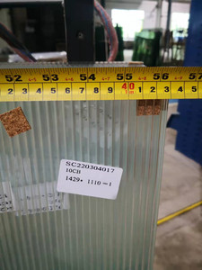 Vente en gros de <span class=keywords><strong>verre</strong></span> décoratif pour bâtiments, <span class=keywords><strong>à</strong></span> rainures, <span class=keywords><strong>à</strong></span> faible teneur en fer, rayé, sculpté et gravé - Product Image 3