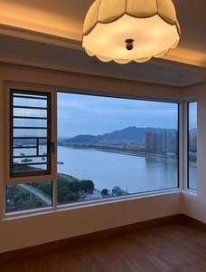 Fenêtre à battant en aluminium au design moderne pour l'extérieur des villas - Product Image 1