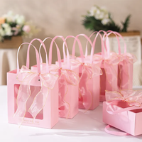 Boîte-cadeau de logo personnalisé avec fenêtre en PVC Emballage carré en carton avec poignée Stratification mate de sac pour chaussettes Emballage de marque