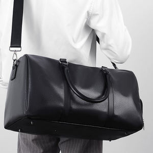 2024 nouveau Design sac polochon en cuir végétalien PU salle de sport de nuit et voyage week-end avec compartiment à chaussures sac de sport noir - Product Image 2