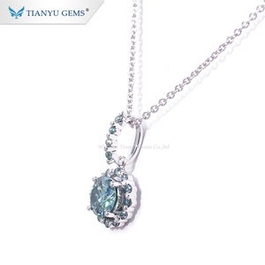 Tianyu personnalisé 14K 18K or blanc massif Moissanite verte pendentif et collier en diamant - Product Image 4