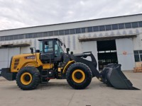 Chargeuse hydraulique XC958 économique avec commande par joystick pour transport maritime en conteneur 40HQ