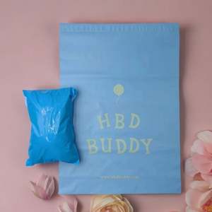 Sac d'expédition en polymailers mat noir, mat rouge, mat bleu ciel, emballage personnalisé, sac express personnalisé pour vêtements - Product Image 5