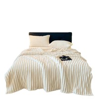 Groothandel Polyester Pluche Flanellen Airco-Dekbed Dikke Fluweel Moderne Minimalistische All-Season Dekbed