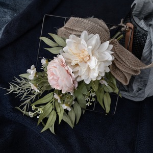 Aivaluer Fleurs Artificielles Bouquet de Mariage CF01067 Décoration Murale Arrangement Floral - Product Image 1