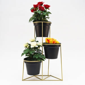 <span class=keywords><strong>Support</strong></span> de pot de fleurs en fer à étages pour jardin extérieur personnalisé avec 3 pots de fleurs - Product Image 1