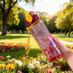 Botella de Agua Infantil de 700 ml con Diseño Moderno, Correa Portátil para Beber Directamente, Accesorios para el Regreso a Clases, Venta al Por Mayor - Product Image 2