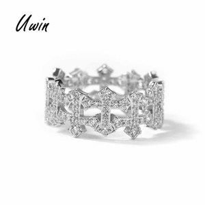 Uwin Cluster Cruz Anillo en forma de corona Joyería delicada Rapero Exquisitos anillos en capas Christian Timeless Diseño elegante Uso diario - Product Image 1