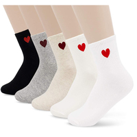 Chaussettes à la cheville en coton mignon et drôle de conception nouveauté automne hiver coeur équipage ensemble de coeur cheville fille école chaussettes