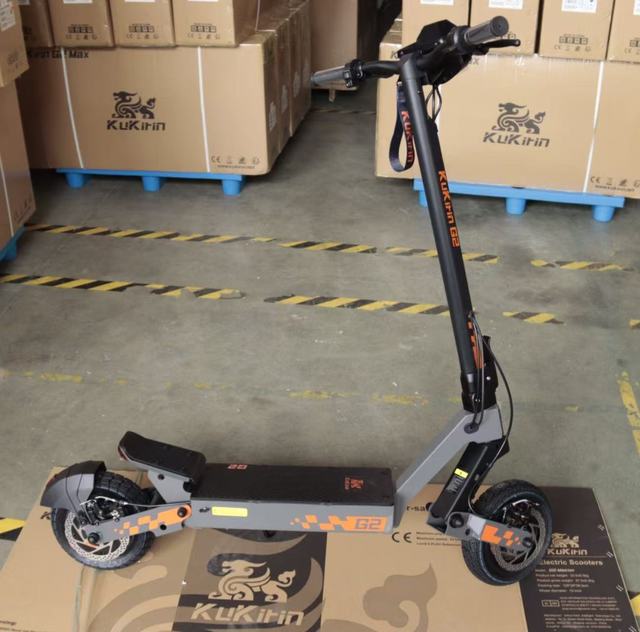 Portable 10 Inch Tires 800W Motor 2 Wheels E-scooter 48V 15Ah 45km/h Foldable Electric Scooter Kukirin G2