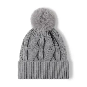 亚克力纤维针织奢华设计师冬季女帽男女通用保暖绒球豆豆