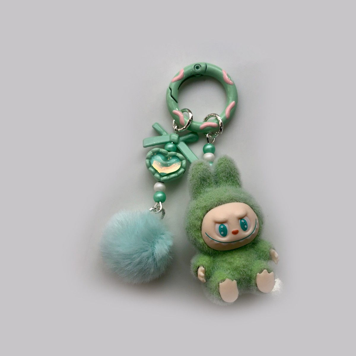 新作26デザインLabubuフロックキーチェーンおもちゃかわいい