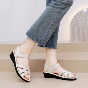 Sandalias de Plataforma para Mujer Primavera/Verano 2026, Parte Superior de PVC, Ligeras, Antideslizantes, Cierre de Hebilla, Moda para Exteriores, Antiolor - Product Image 5