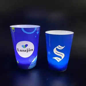 KKS Led Flash ing Cup Kunststoff Led Lighting Party Cups 120z 14oz 16oz Multi color LED leuchten Bier Wein Gin Cup