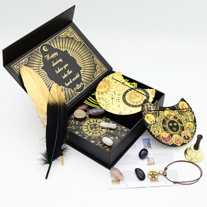 Nouvel ensemble de cartes de tarot en PVC avec tapis d'autel, sac de rangement, guide et jeu de table en plastique imperméable pour la vente en gros - Product Image 2