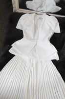 Ensemble haut à manches bouffantes et col en V A12742 et mini-jupe évasée, tenue de bureau ou de rendez-vous pour femmes