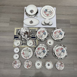 Hot Selling European Luxury Porcelain Dinner <b>Set</b> with 41pcs Bone China Plates Plant Pattern Custom Logo - Product Image 1
