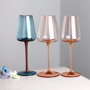 Vente en gros de gobelet en verre à <span class=keywords><strong>vin</strong></span> rouge en cristal de conception moderne boîte bicolore de luxe logo personnalisable pour les cadeaux des marchands de <span class=keywords><strong>vin</strong></span> de luxe - Product Image 3