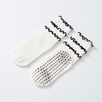 Chaussettes d'équipage tricotées avec logo personnalisé de haute qualité Chaussettes antidérapantes pour femmes