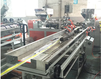 Nouvelle machine d'extrusion de profilés PVC fiable à vis simple 38CrMoALA 30:1 L/D, diamètre de vis 65 mm, avec moteur et boîte de vitesses.