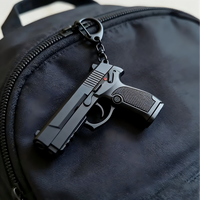 Llavero de Pistola de Plástico de 6.3cm, Mini Pistola de Policía QSZ, Modelo de Pistola en Forma de Llavero, Llavero de Plástico Negro Mate