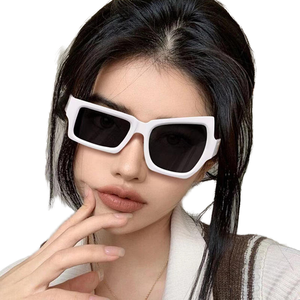 2023 rétro moderne <span class=keywords><strong>roman</strong></span> Design forme irrégulière lunettes de <span class=keywords><strong>soleil</strong></span> haute qualité Vintage verre coloré bas prix accessoire de fête - Product Image 1