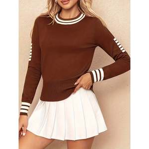 Pull à col rond rayé rose à manches longues avec ourlet côtelé pour femme - Product Image 4