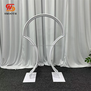 Soporte de exhibición de filas de flores en forma de abanico suave, centro de mesa de hierro, soportes de flores blancos para Decoración de mesa de boda - Product Image 4