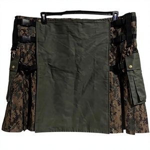 Kilt tactique camouflage pour homme avec poches cargo et bretelles réglables, coupe classique, en polyester - Product Image 1
