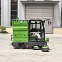 Balayeuse de voirie électrique pure à trois roues entièrement fermée, machine multifonctionnelle de nettoyage et de lavage de voirie commerciale