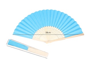 Abanico Plegable de Seda de Bambú de Colores, Abanico de Mano Chino para Boda con Bolsa de Organza 21x38cm para Bodas y Eventos de Conciertos - Product Image 3