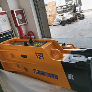 Martillo hidráulico de calidad superior SB 121 Tipo de caja Modelo rojo para excavadoras Motor de núcleo de 28-35 toneladas para actividades de demolición - Product Image 1