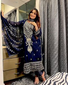 Vêtements indiens et pakistanais de bonne qualité Chinon soie Kurti Palazzo ethnique brodé Palazzo Salwar Kameez au prix de gros - Product Image 4