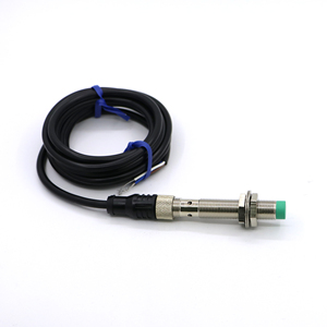 Capteur de proximité longue portée M12 TRDC12-4DN avec connecteur M12 - Product Image 1