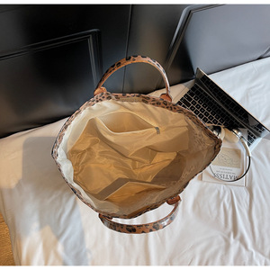 New Mỹ Châu Âu Phụ Nữ Của Thời Trang <span class=keywords><strong>Leopard</strong></span> Bò Ngựa Vằn In Túi Xách Trọng Lượng Nhẹ PVC Lớn Không Thấm Nước Kraft Tote Túi Cho Công Việc Mua Sắm - Product Image 3