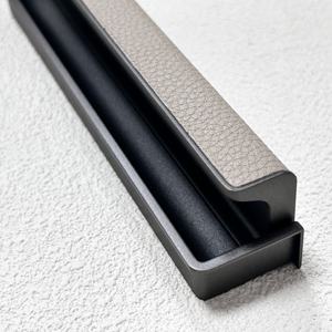 Poignée <span class=keywords><strong>de</strong></span> <span class=keywords><strong>porte</strong></span> <span class=keywords><strong>de</strong></span> <span class=keywords><strong>placard</strong></span> invisible en alliage <span class=keywords><strong>de</strong></span> zinc, moderne, simple, encastrée, pour <span class=keywords><strong>cuisine</strong></span>, commode, armoire, cuir, auto-adhésive, durable - Product Image 3