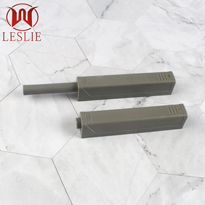 Mini loquet à ressort en plastique <span class=keywords><strong>pour</strong></span> armoire, fermeture magnétique à pression, système d'ouverture par poussée, amortisseur à fermeture douce <span class=keywords><strong>pour</strong></span> <span class=keywords><strong>tiroir</strong></span> de cuisine - Product Image 3