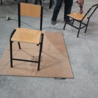 Chaise d'étudiant économique en contreplaqué démontable avec structure en acier pour projets scolaires