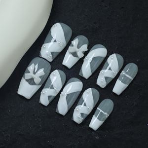 Prix d'usine Faux ongles à presser en acrylique de luxe faits main, style Y2K, avec strass, forme cercueil, couverture complète 3D, French manucure, réutilisables - Product Image 4