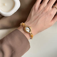 Montre vintage pour femme avec pierres précieuses colorées, bijoux rétro personnalisés de luxe léger, montre-bracelet dorée noble, petite et mignonne