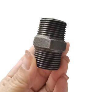 Connecteur de raccords de tuyauterie en fonte malléable noire mamelons filetés hexagonaux 280 égaux <span class=keywords><strong>pour</strong></span> étagère de meubles de tuyau - Product Image 1