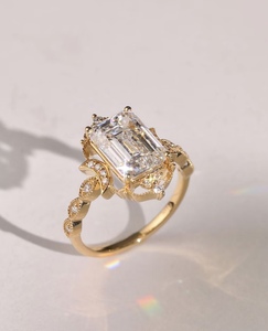 Anello con Diamante Coltivato Taglio Smeraldo Filigrana Stile <span class=keywords><strong>Palazzo</strong></span> Vendita Diretta dalla Fabbrica Oro 18K Incastonatura Pesante Certificato IGI Retrò Lussuoso - Product Image 1