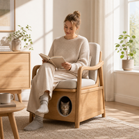 Chaise de salle à manger moderne en polyester gris avec structure en bois massif, design pour la cohabitation humain-animal