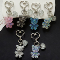 Porte-clés Bling Mignon Ours en Peluche Pendentif Kawaii Mini Petit Ours en Plastique Scintillant Cœur d'Amour Strass Cristal Breloque de Sac Chaîne de Clés