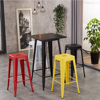 Comptoir de bar en métal, table de bar haute, table de bar d'extérieur EN12520 SGS, table de bar moderne de luxe pour hôtel et restaurant EN581